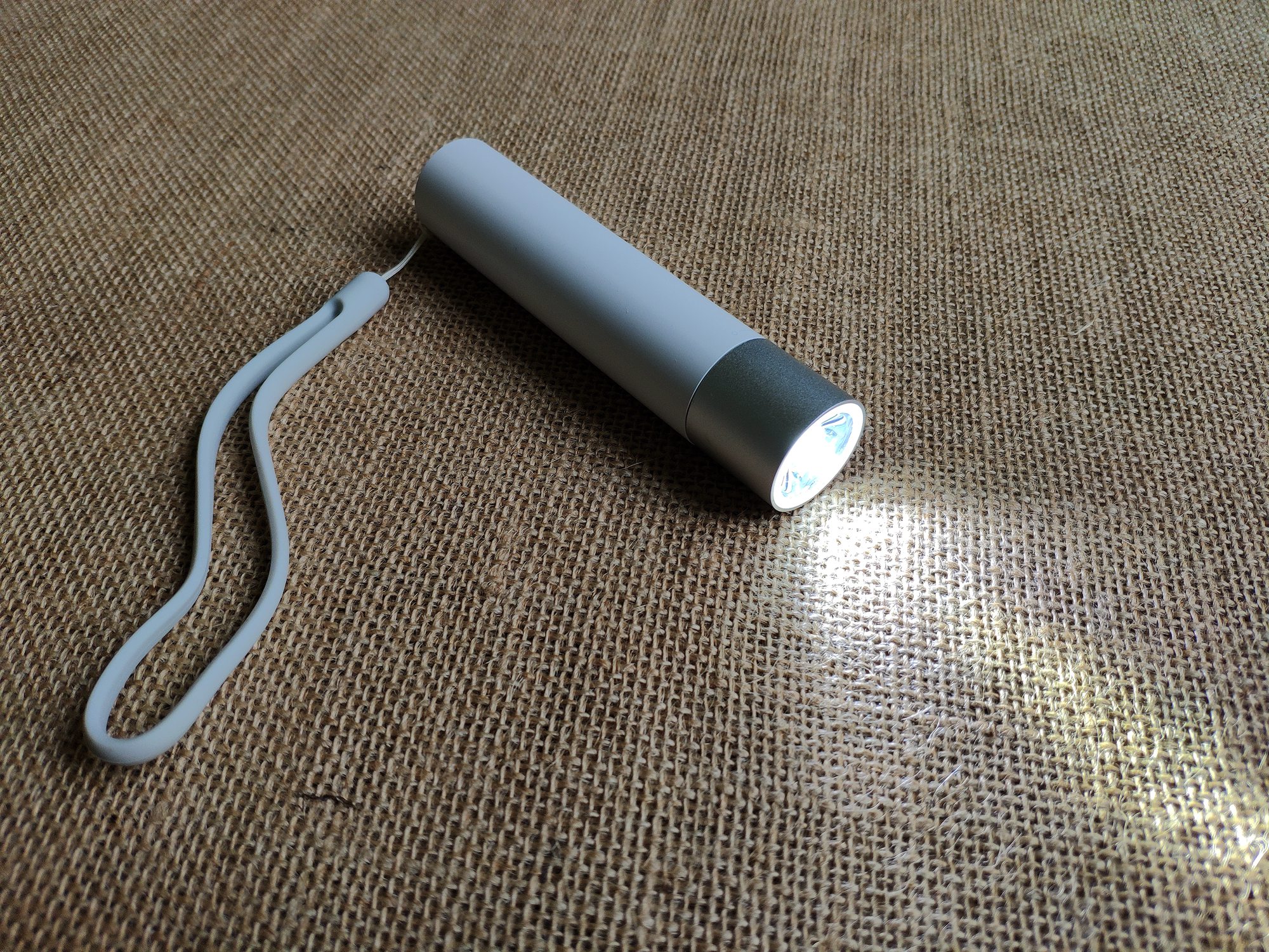 小米新款多功能手电筒,小米多功能手电筒