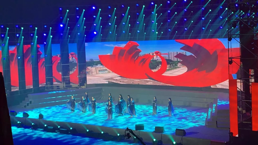 高燃万人合唱我和我的祖国,一首催泪的歌我和我的祖国