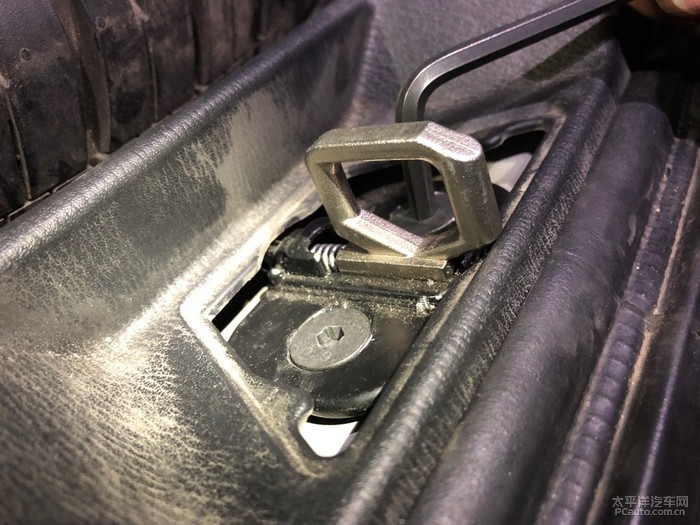 满意的静音电动尾门-门博士产品装车