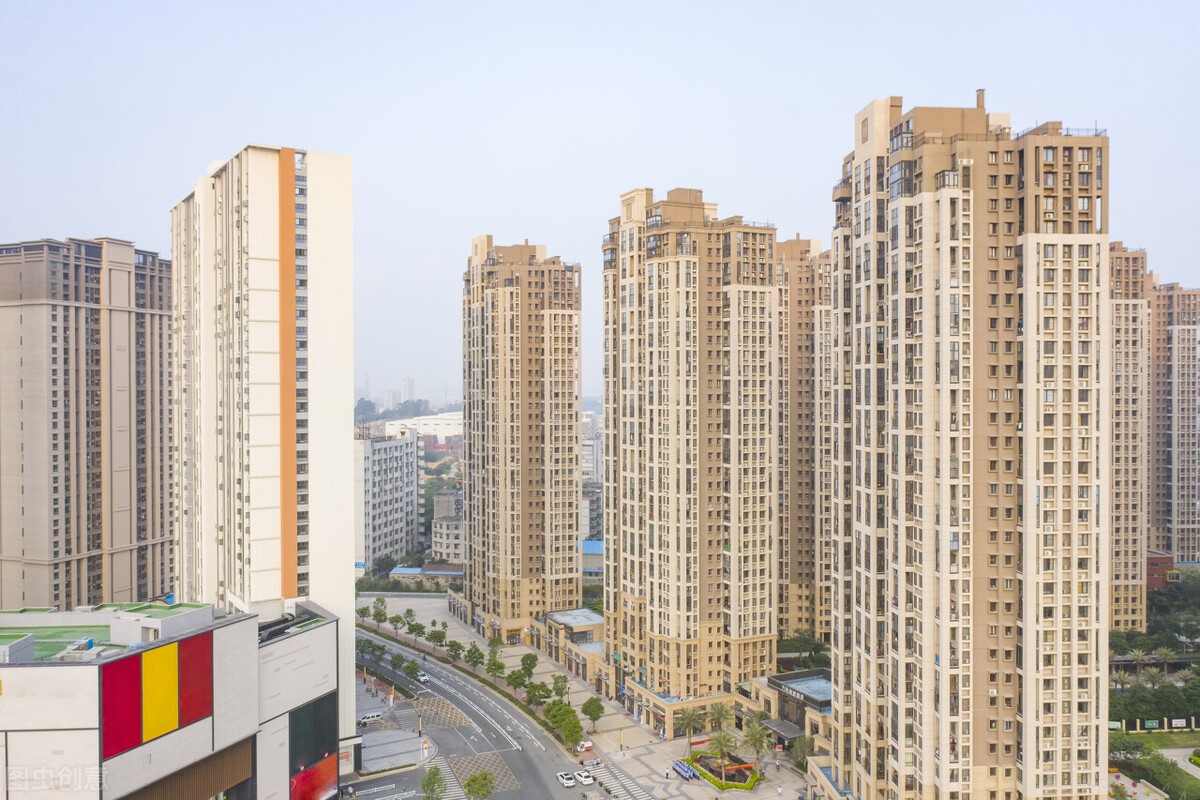 万科一年发多少工资,万科历年利润