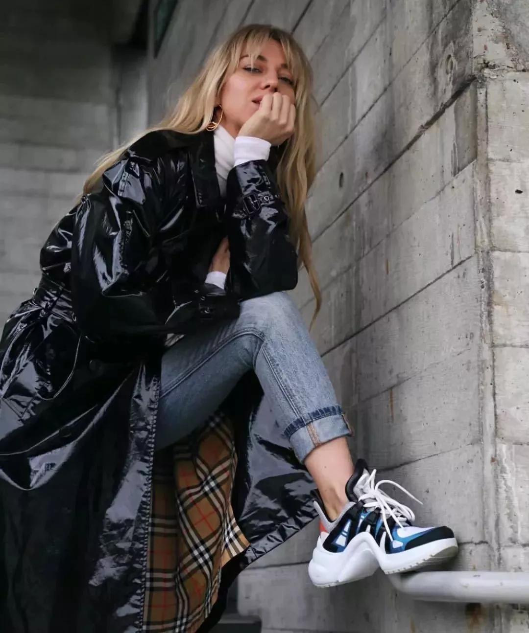 2020十大最火潮鞋百搭,2018最火的4双鞋穿上时髦一整年