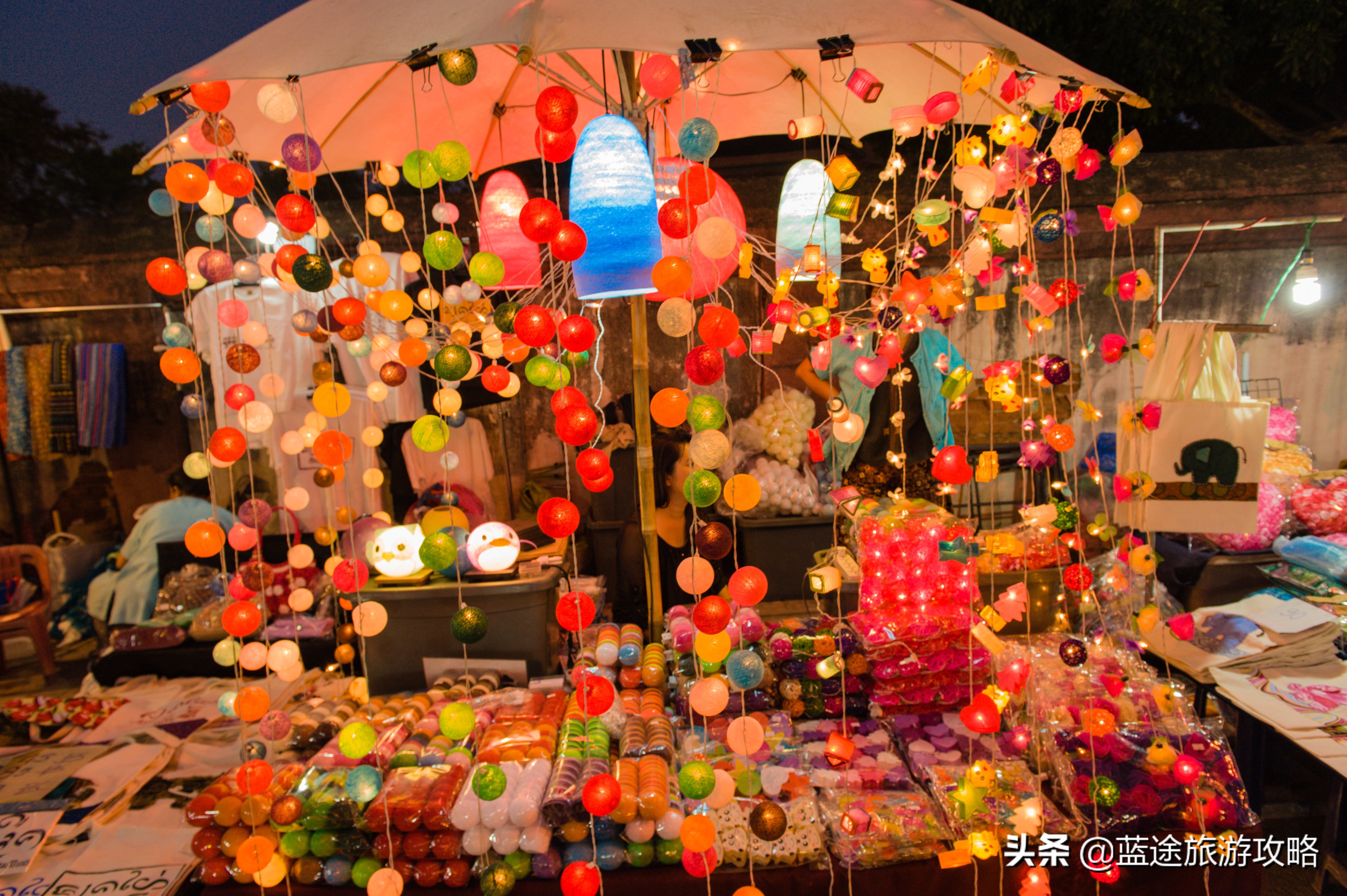 有史以来最大的夜市清迈夜市,泰国清迈购物攻略美食