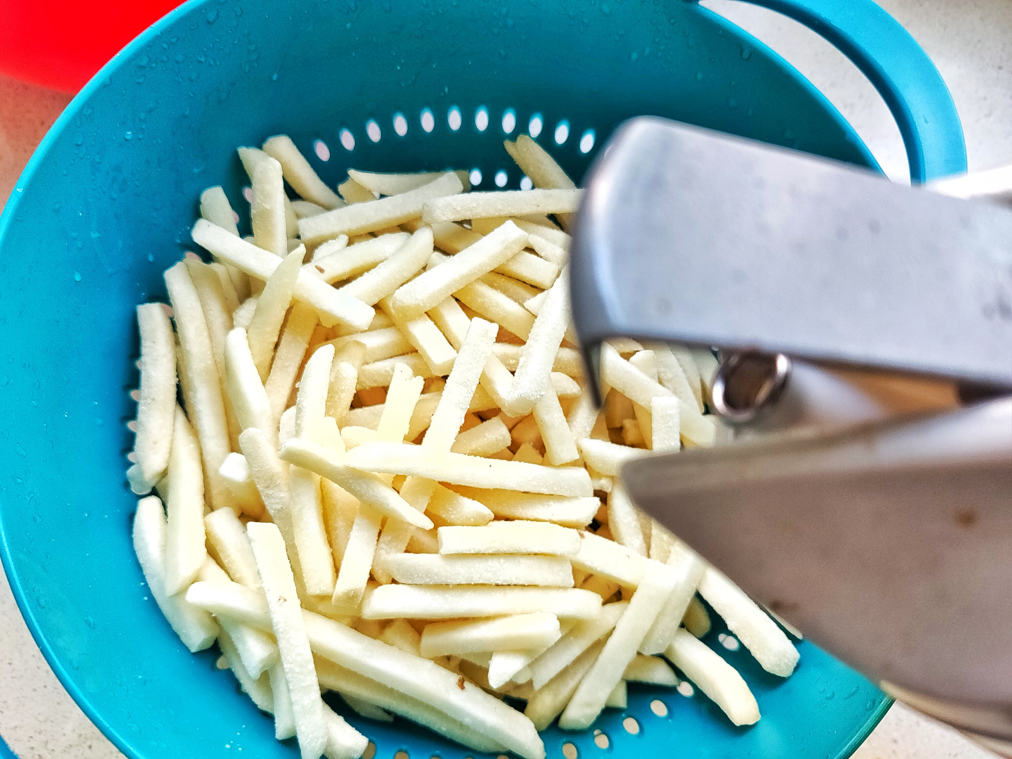 薯条怎么炸才酥脆好吃呢,薯条怎么炸不会软又好吃