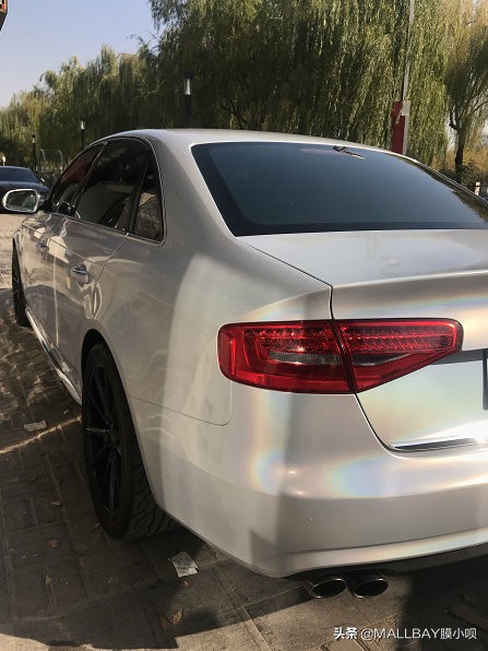 奥迪a4l改色幻彩珊瑚冰雪蓝,奥迪a4l改色七彩镭射白