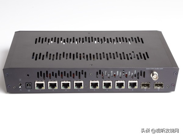 网络串流*放播**的救星：上峰音响试听SOtMsNH-10G网络交换器