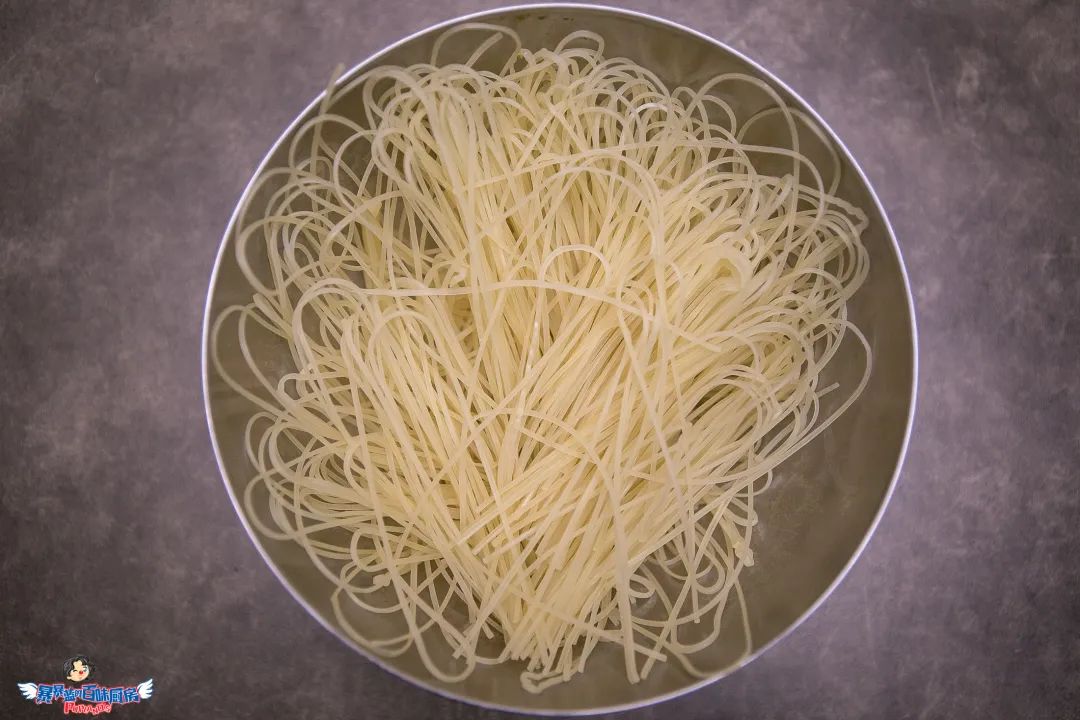 整个朋友圈都在刷《动森》，而我却爱上了在厨房刷锅