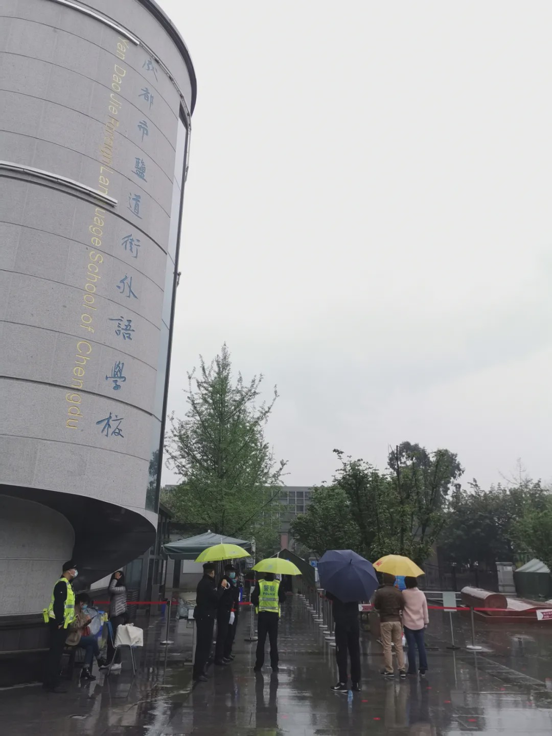 细雨过后空气清新,春雨过后的泥土气息