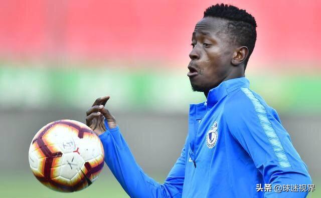 23岁加纳国脚曾3球斩杀巴萨,新赛季有望成为大连人主力征战中超