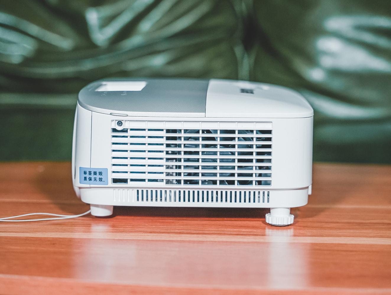 1024x768明基投影仪颗粒感测评,明基i706投影仪评测