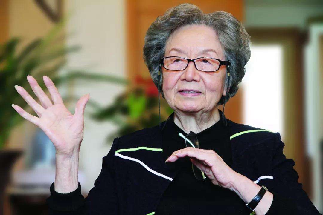 山石荦确行径微黄昏到寺蝙蝠飞,山石荦确行径微什么意思