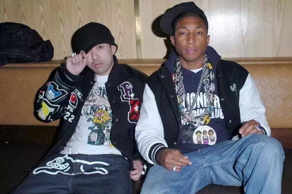 芭比娃娃联名bape,og芭比娃娃联名