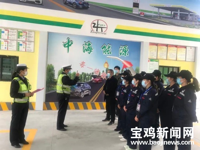 交警交通安全宣传提示,交巡警大队开展交通安全知识宣传