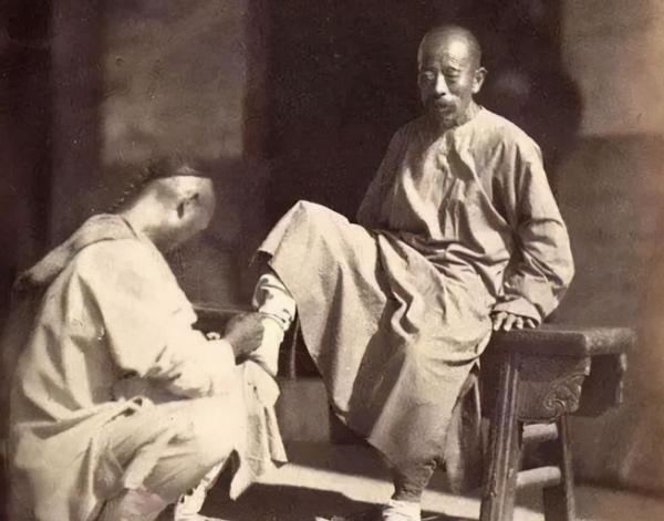 修脚师鲁可水:从业30年,用万人脚皮作画,富豪出20万被拒