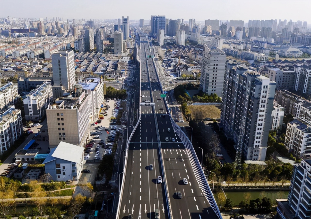 盐城一大“得力干将”，设4座长途客运站，石油年开采量约十万吨