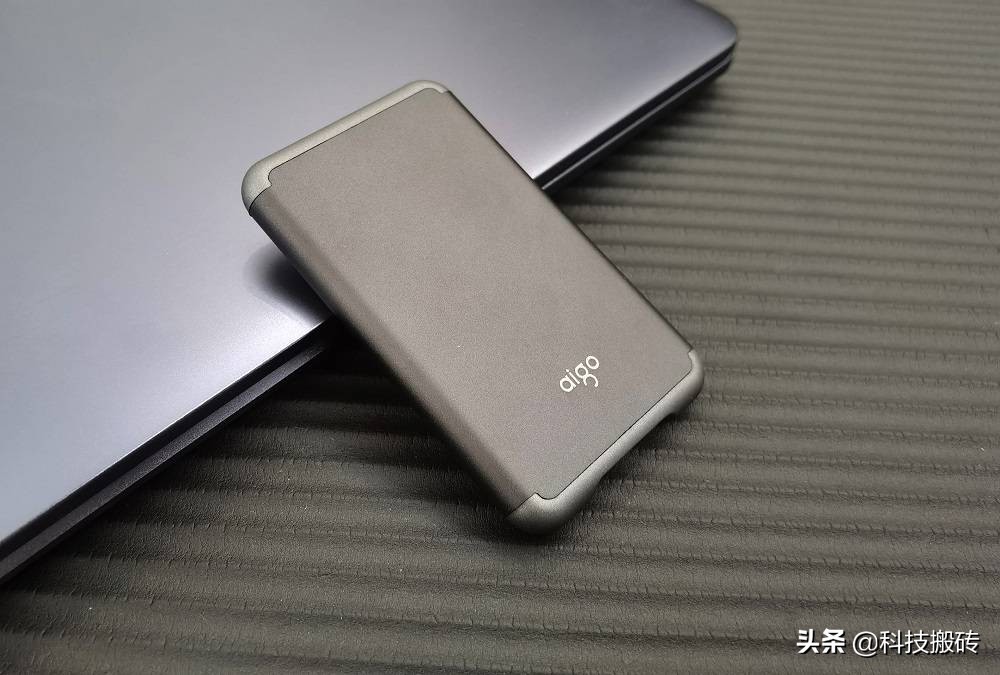 体积不到名片大小，速度狂飙567.28MB/s，爱国者S7Pro测评