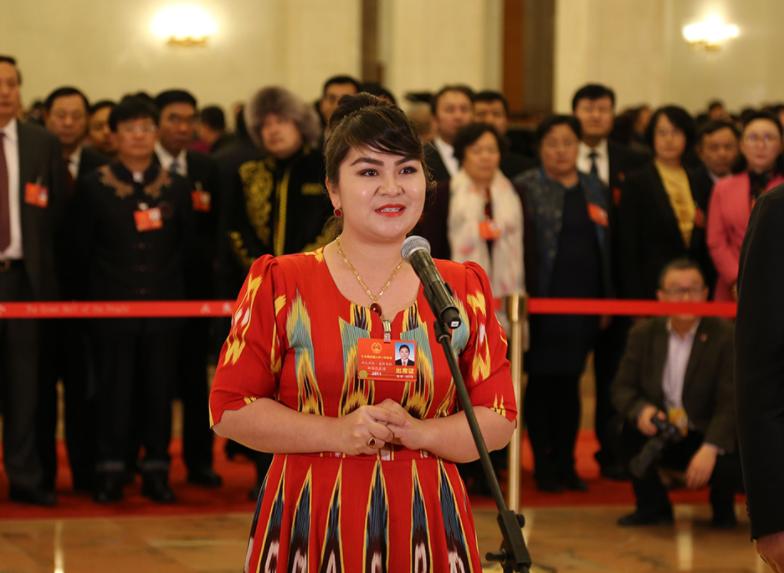 骑毛驴去看毛主席的库尔班,临终:后代参军报国,重孙女完成遗愿