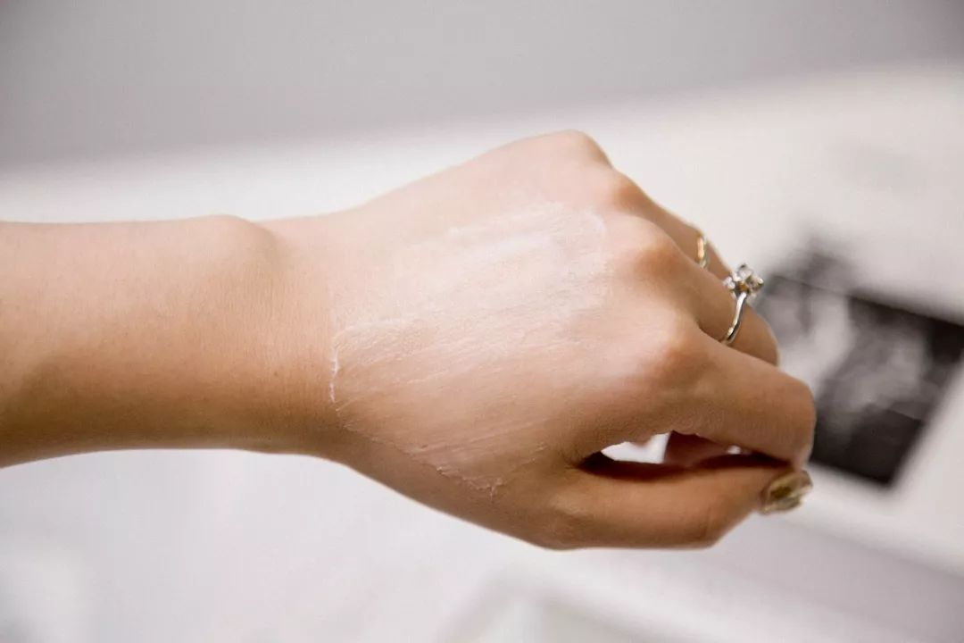 平价唇膏平替,20多块的唇膏300多的