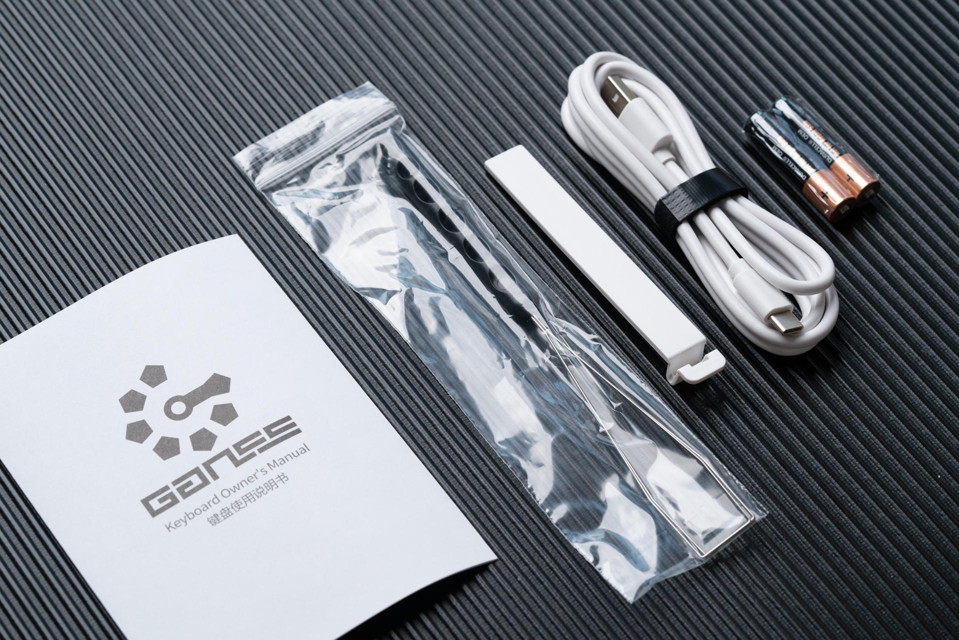 入门级性价比热插拔键盘,高斯键盘gs87d什么轴最好用