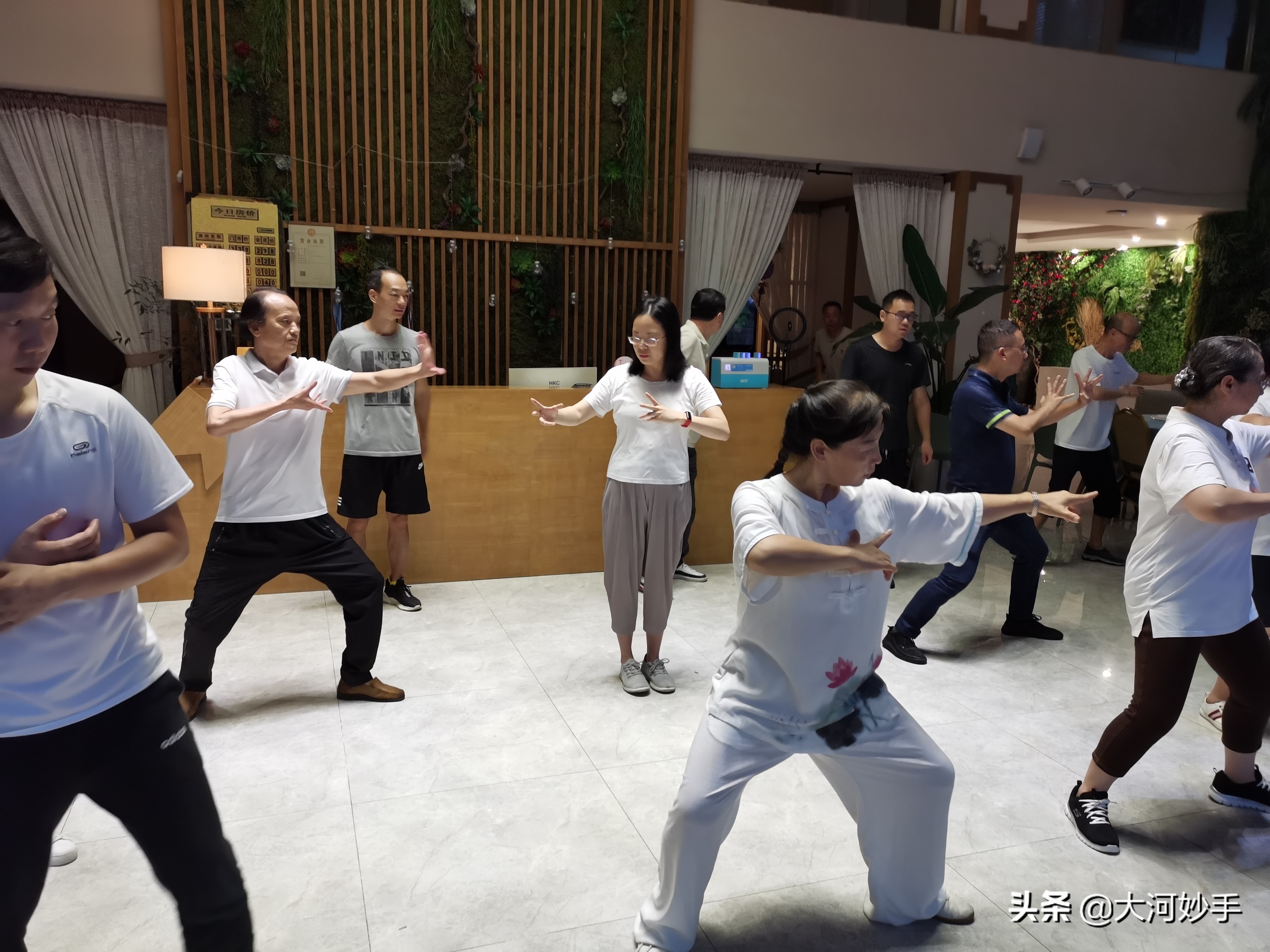 古中医养生八段锦,练习八段锦让身体充满阳气