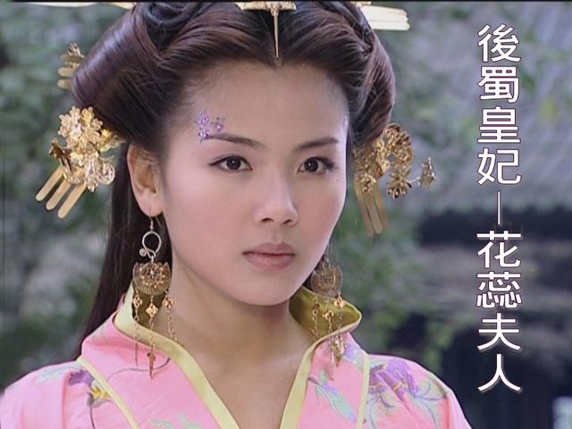 女主分饰三角短剧,女主一人分饰三角的古风剧