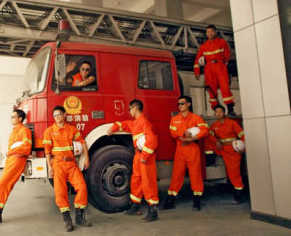 女生怎么穿衣服才显得淑女,女生怎么穿衣服才好看