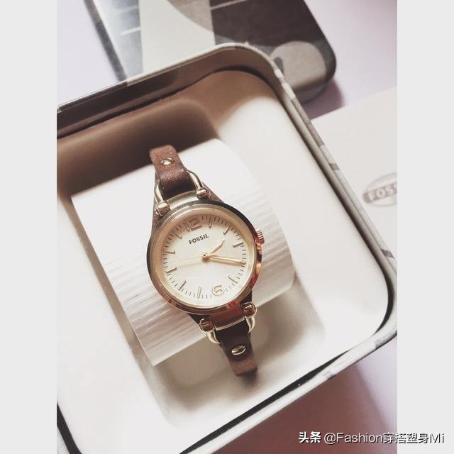 怎样挑选符合自己气质的手表女款,女士手表哪几款大气