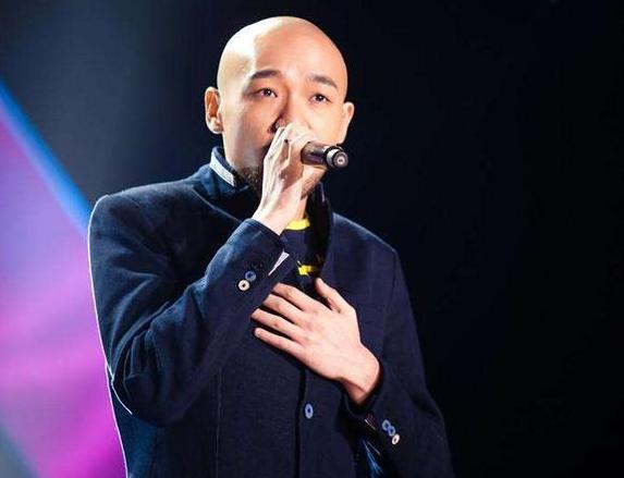 李代沫出狱后，直播3句离不开刷礼物，网友怒怼：穷疯的节奏