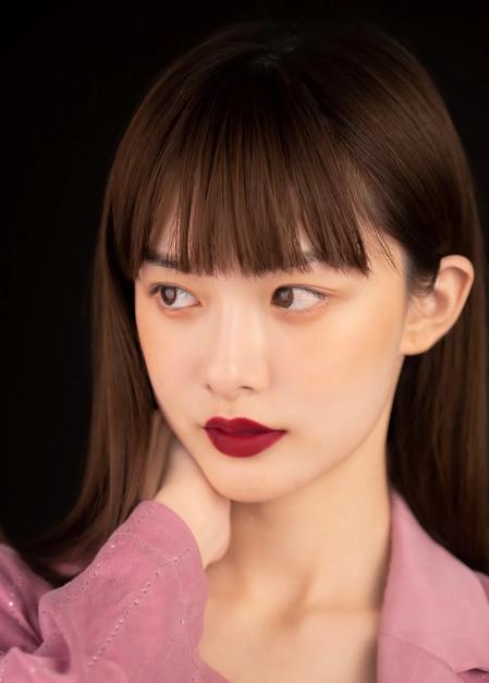 适合春夏的大牌口红经典色号,雅诗兰黛伊丽莎白口红569试色