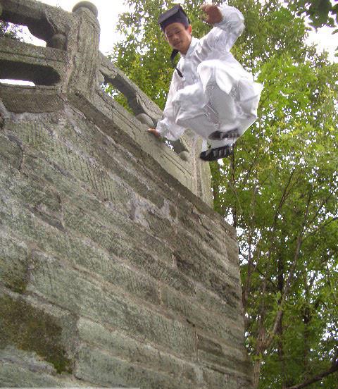 武当轻功跟跑酷的区别,中国轻功和跑酷