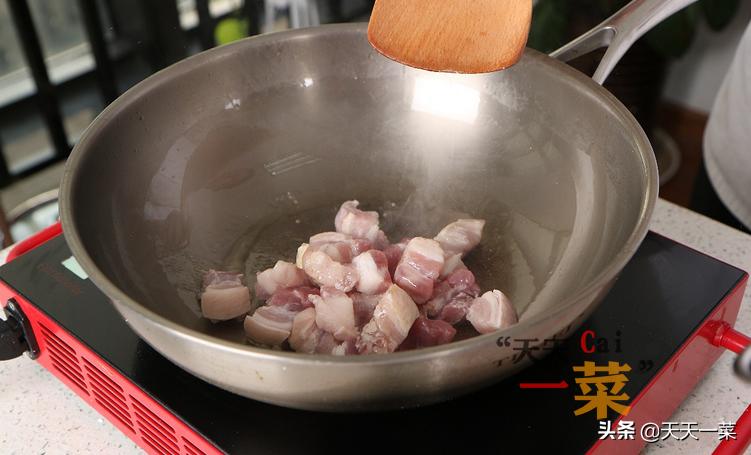 竹笋烧肉什么时候放竹笋最好,莴笋和竹笋一起烧肉怎么烧更好吃