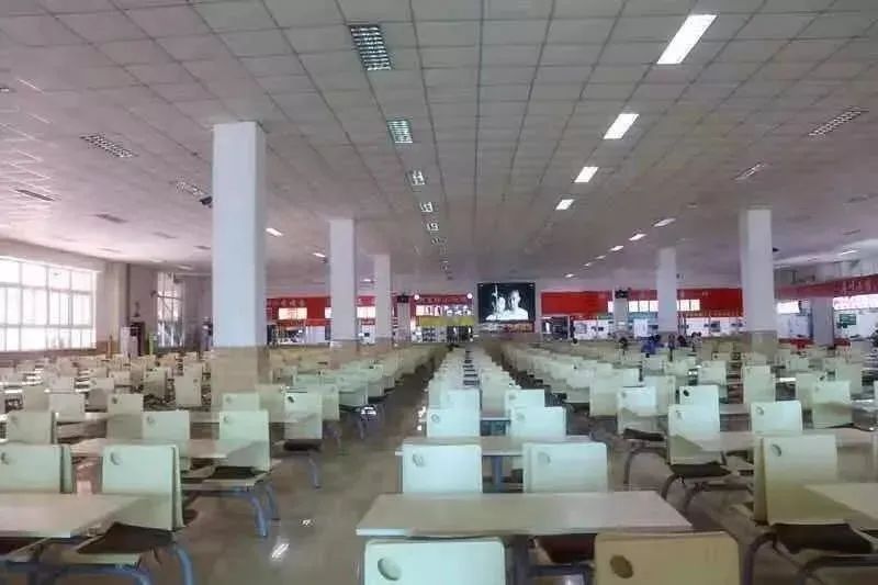 2021阜新高等专科学校中专招生,阜新高等专科学校2004年招生专业