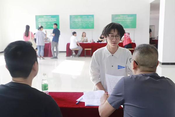 浙传双语播音就业前景,双语播音就业前景