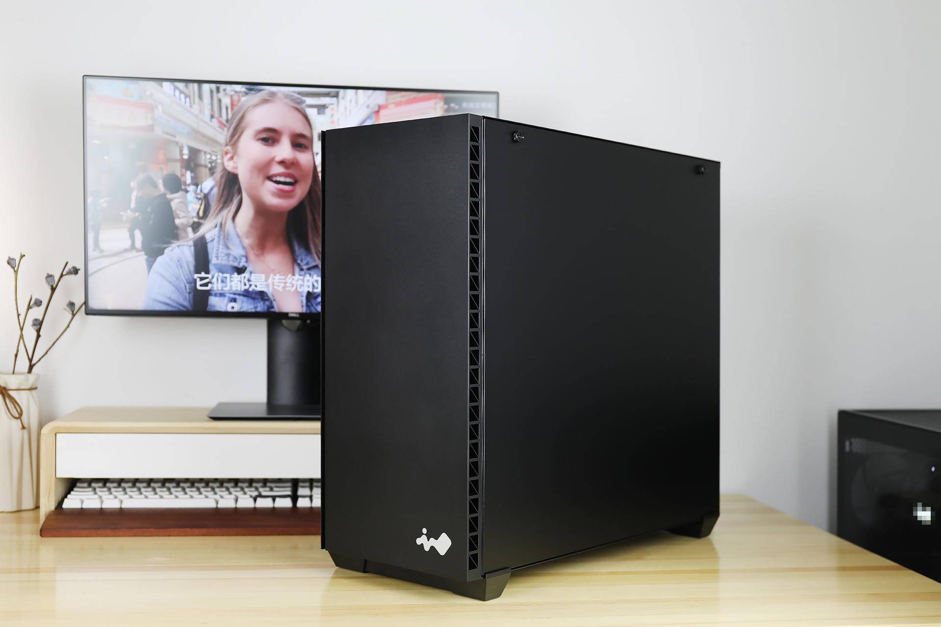颜值、空间、散热，统统都有，迎广216中塔式机箱体验