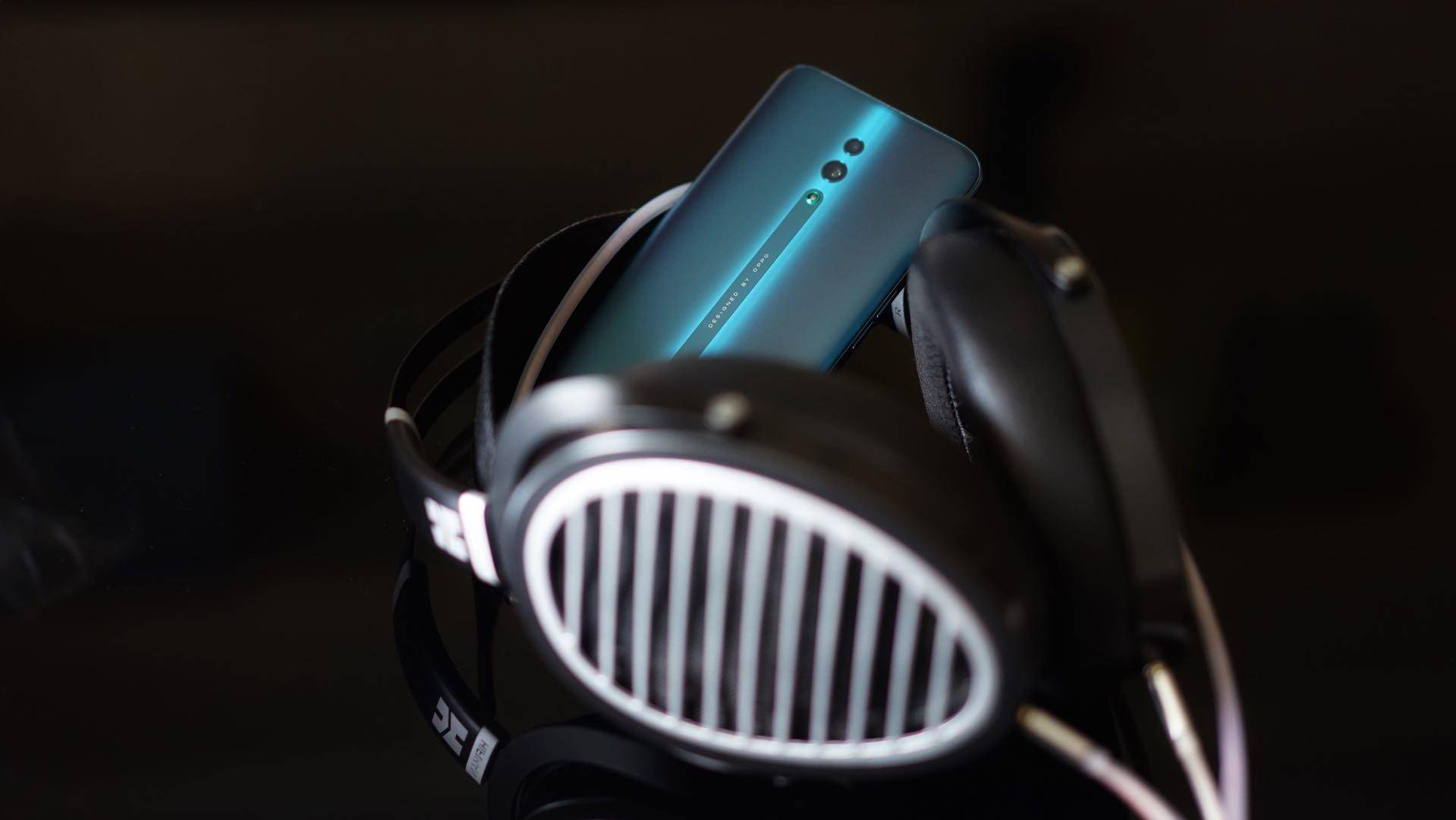 opporeno十倍变焦外放音质,opporeno配什么耳机好