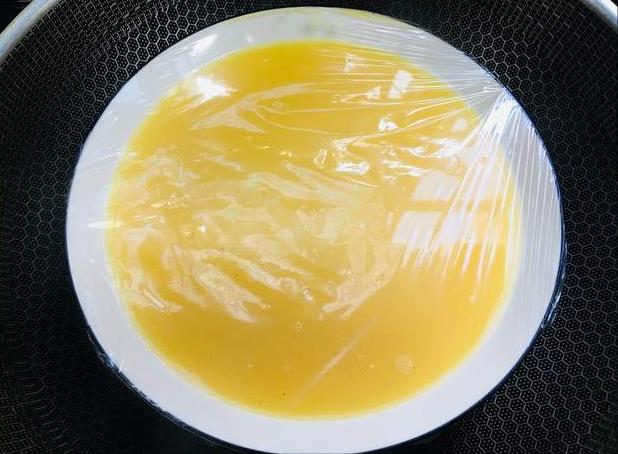 蒸鸡蛋羹中间不熟怎么办,鸡蛋羹隔水一般要蒸几分钟甜的