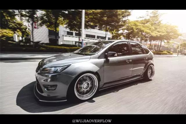 福克斯三厢外国改装st案例,福克斯改装内饰carplay