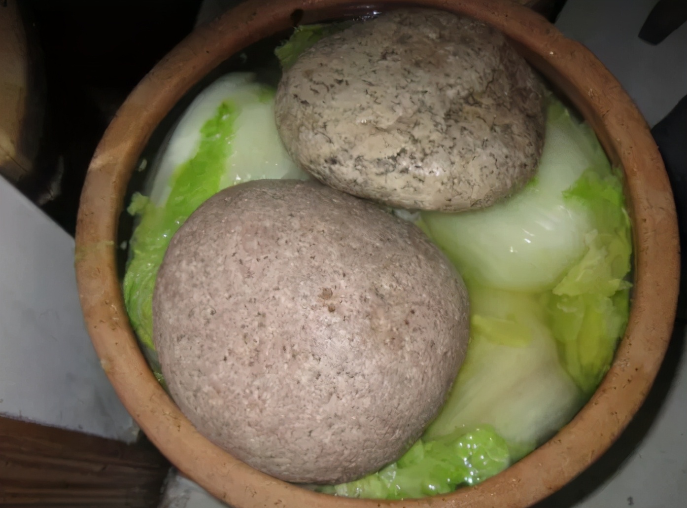 腌东北酸菜起白沫怎么办,腌酸菜冒泡泡