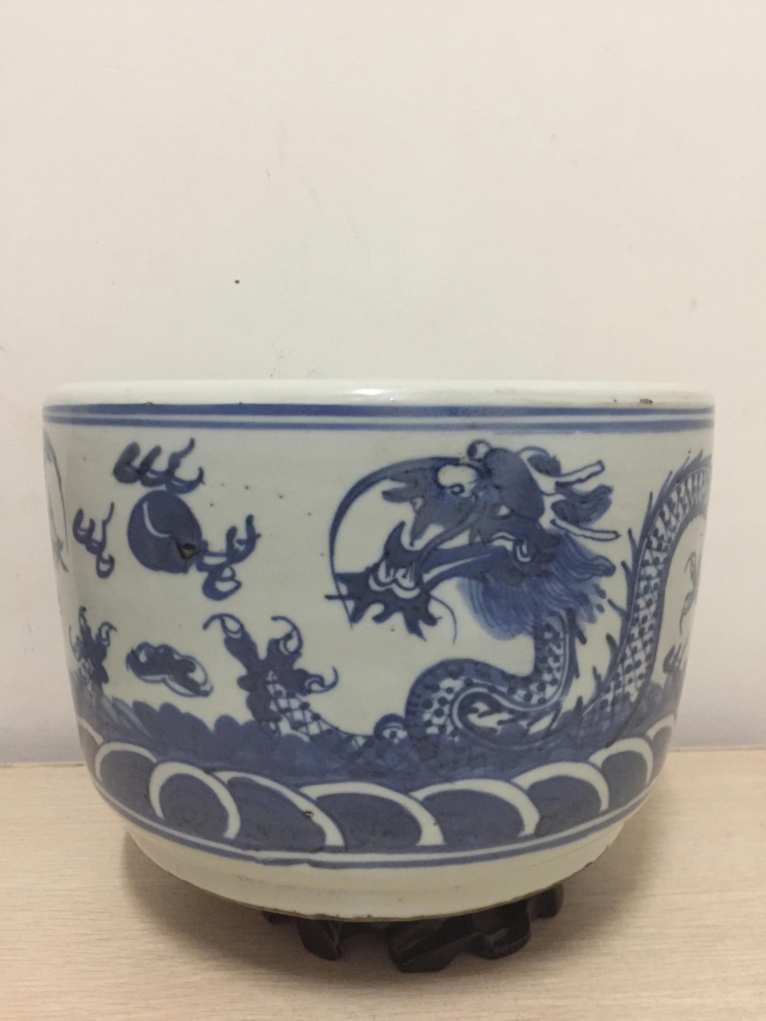 清中期青花三足兽头香炉,清中期开片瓷香炉