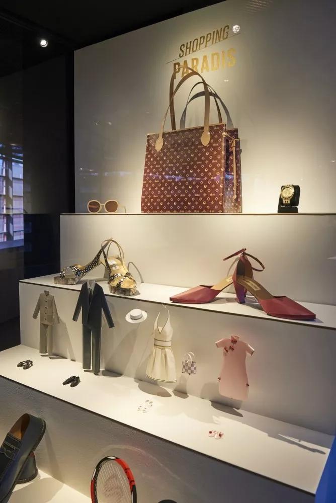 中国人烧给死人的纸扎，登上巴黎设计周，还被法国的博物馆收藏？