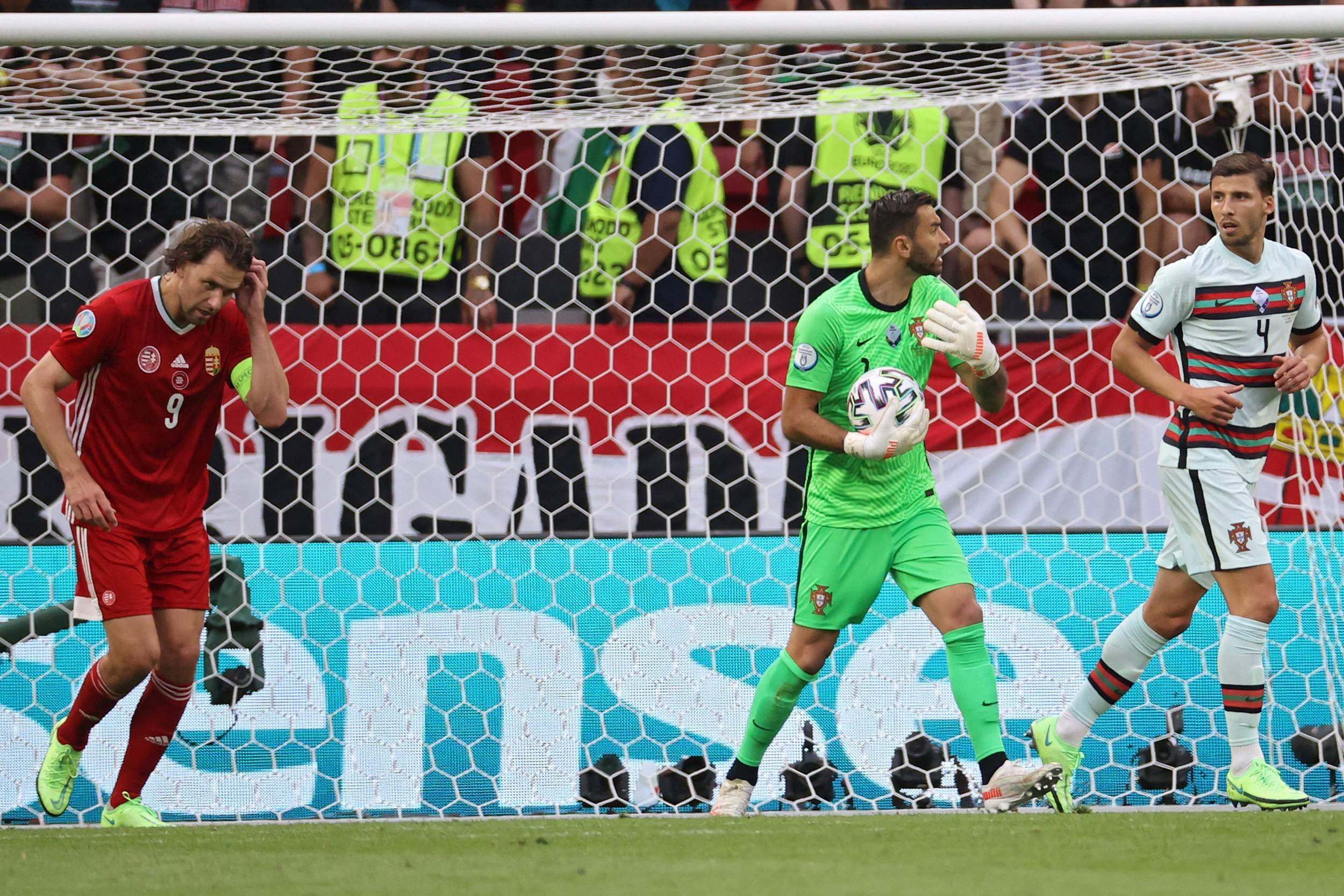 葡萄牙对战西班牙经典战,葡萄牙黄金一代vs荷兰