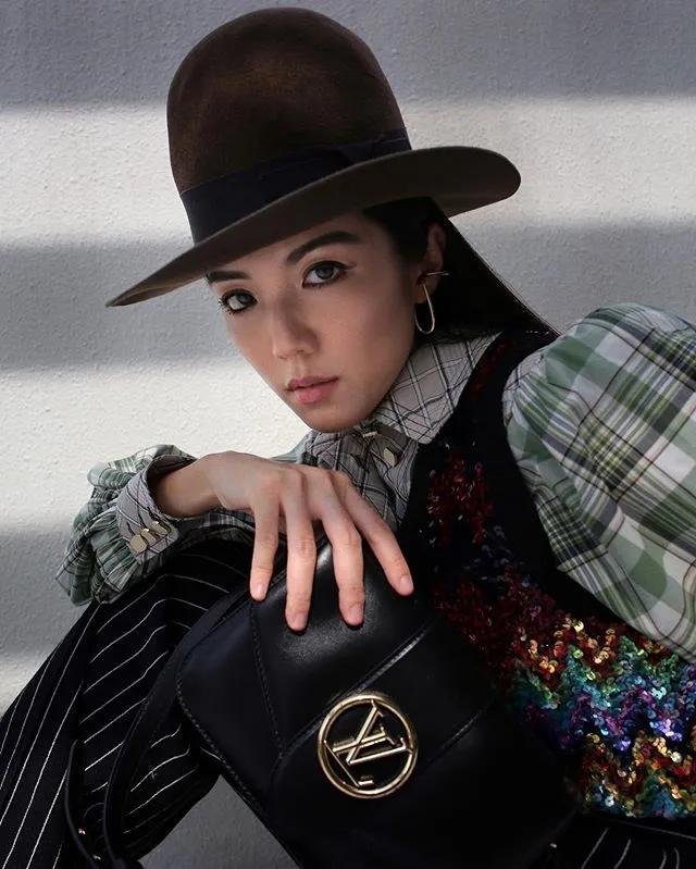 欧阳娜娜同款耳环怎么戴,欧阳娜娜耳环