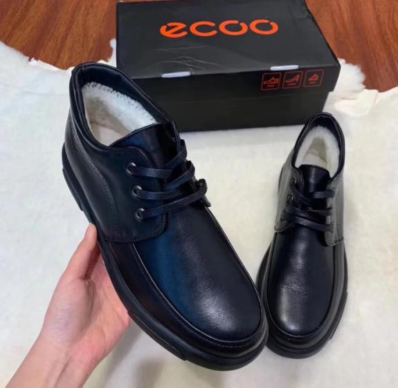 你的鞋柜里有哪些鞋,你的鞋柜里有多少双鞋