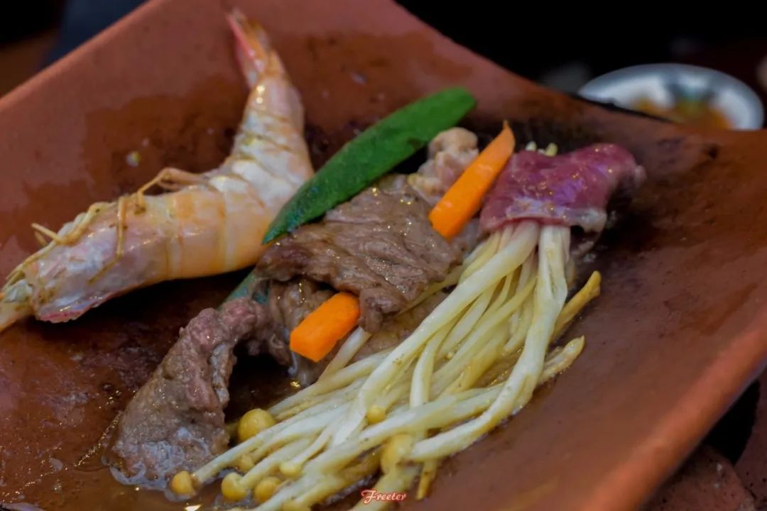 瓦片烤肉是哪里的,正宗瓦片烤肉