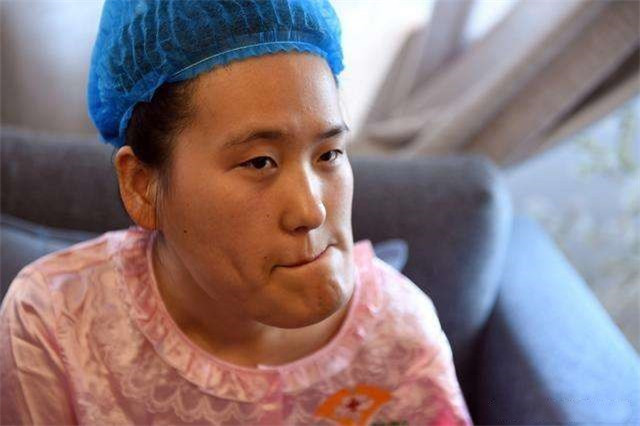 因脸歪被无数公司拒绝，如今蜕变归来，她拒绝百万年薪走上教师路