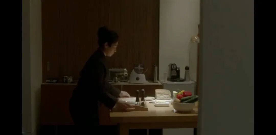 英剧9号秘事全部,英剧9号秘事讲的什么事