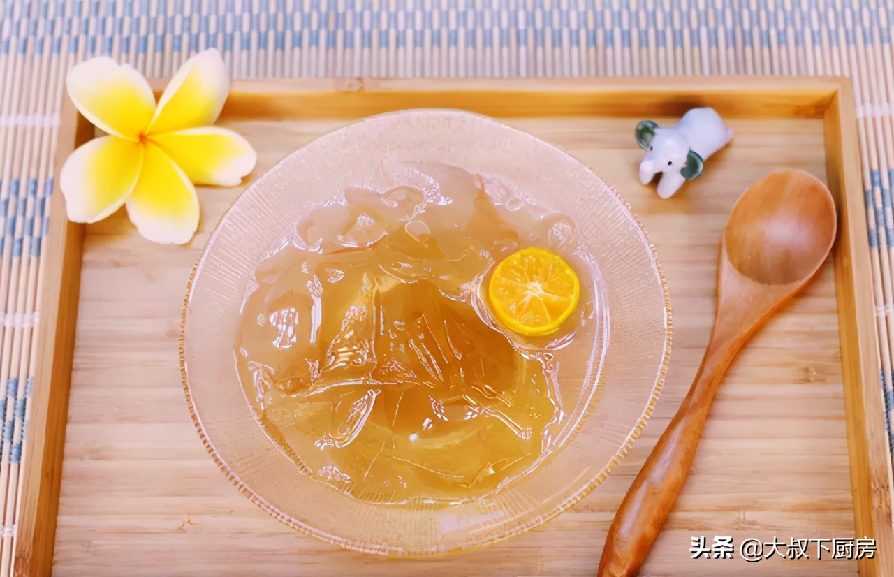 自制夏日饮品老白茶怎么做,夏季在家自制饮料冻柠茶