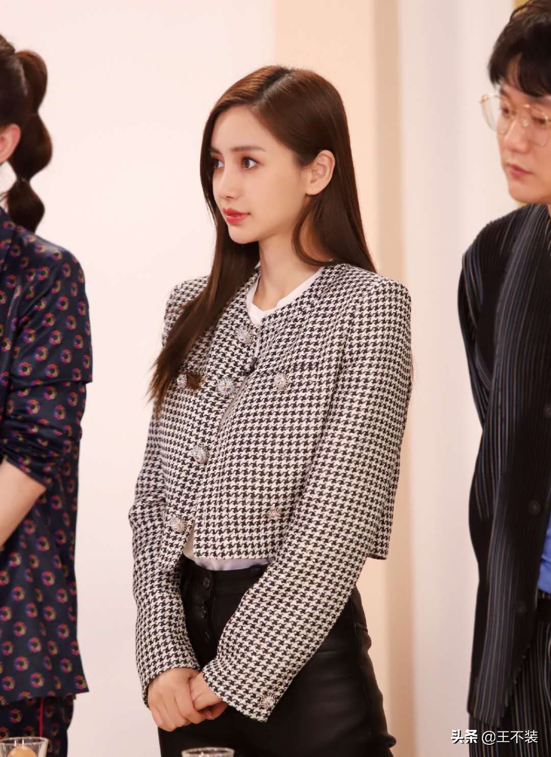 angelababy巧手神探穿搭视频,angelababy巧手神探吹风动图