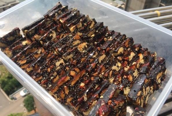 别光喂娃了，即使当了妈，女人也要对自己好一点，在家自制阿胶膏