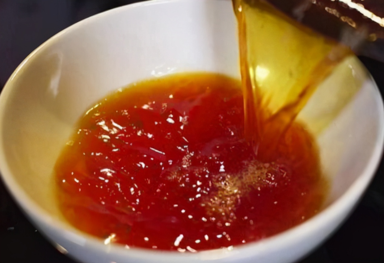 颗粒冰糖怎么炒糖色不苦,炒糖色刚下去就糊了