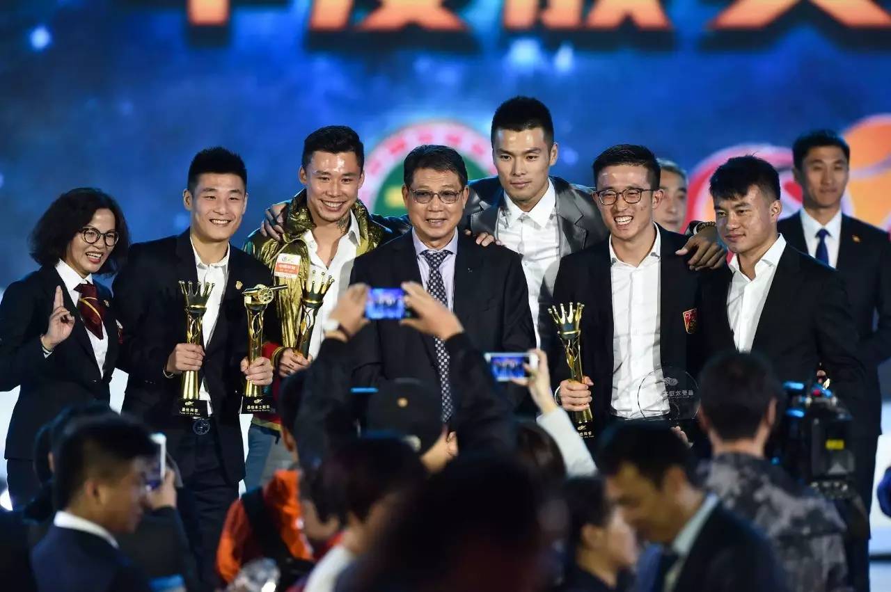 孤独的教父1985,上港足球队获得冠军后的最新消息